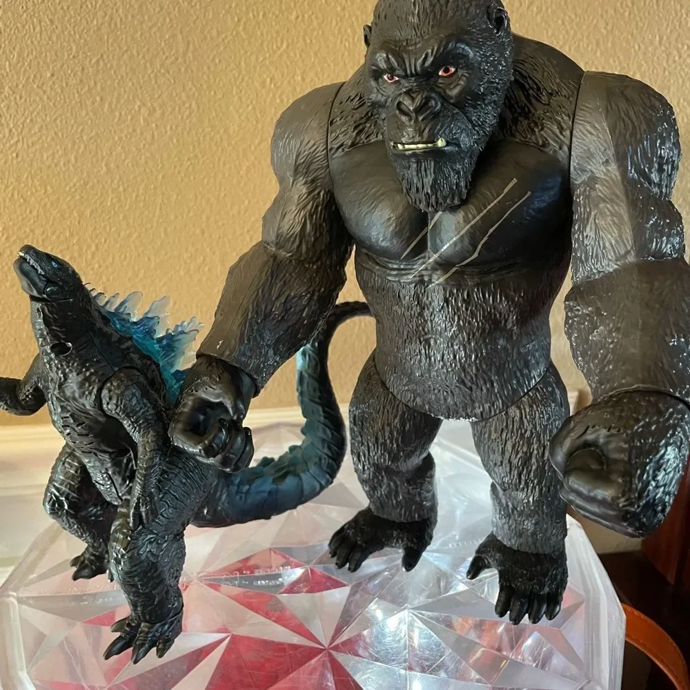 2020 Legendary King Kong and Godzilla Figure